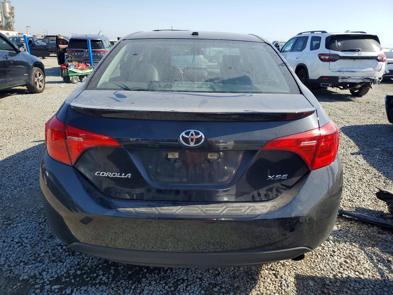2017 Toyota Corolla Xse Черный vin: 5YFBURHEXHP706248