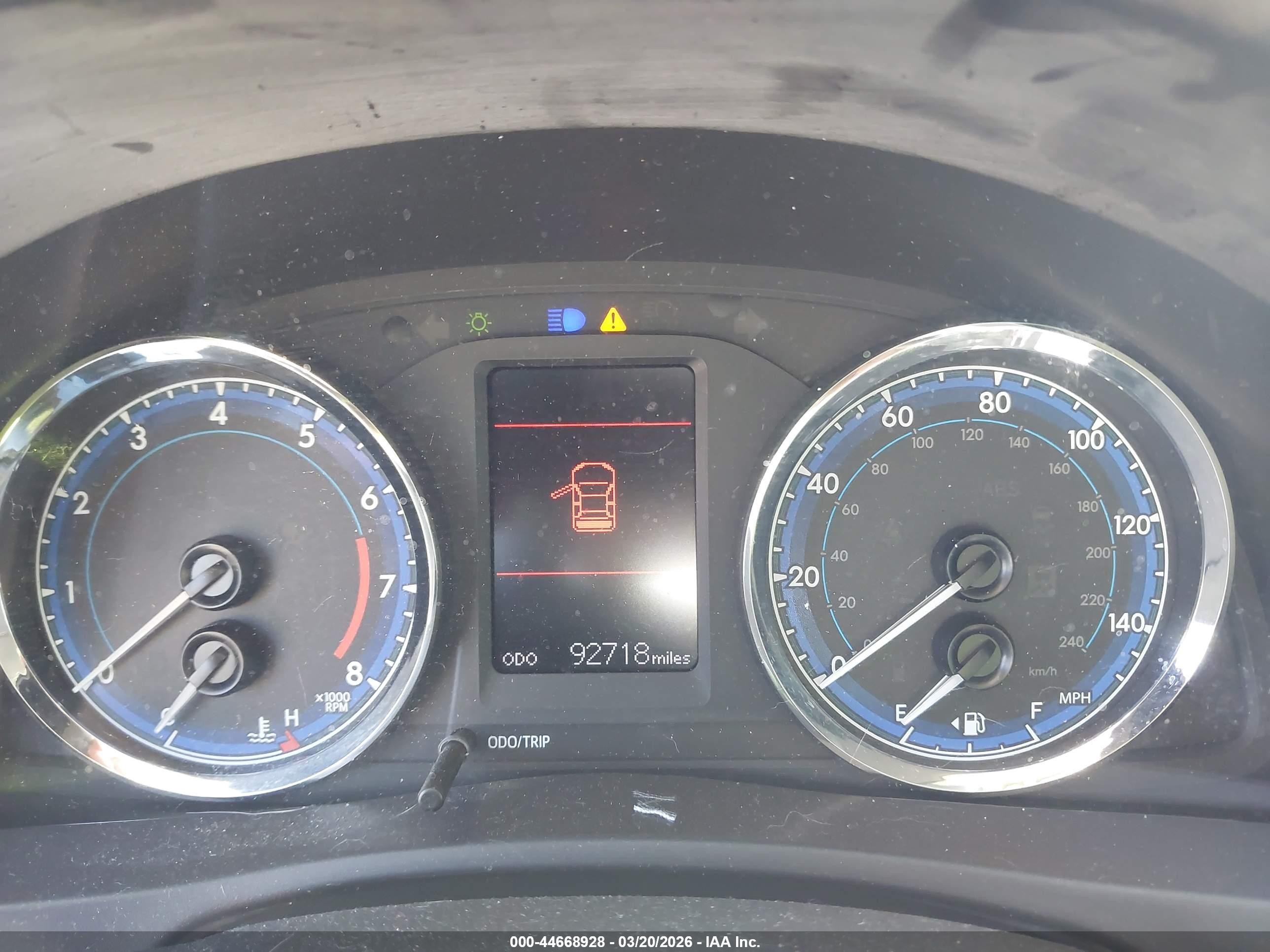 2017 Toyota Corolla L Silver vin: 5YFBURHEXHP713202