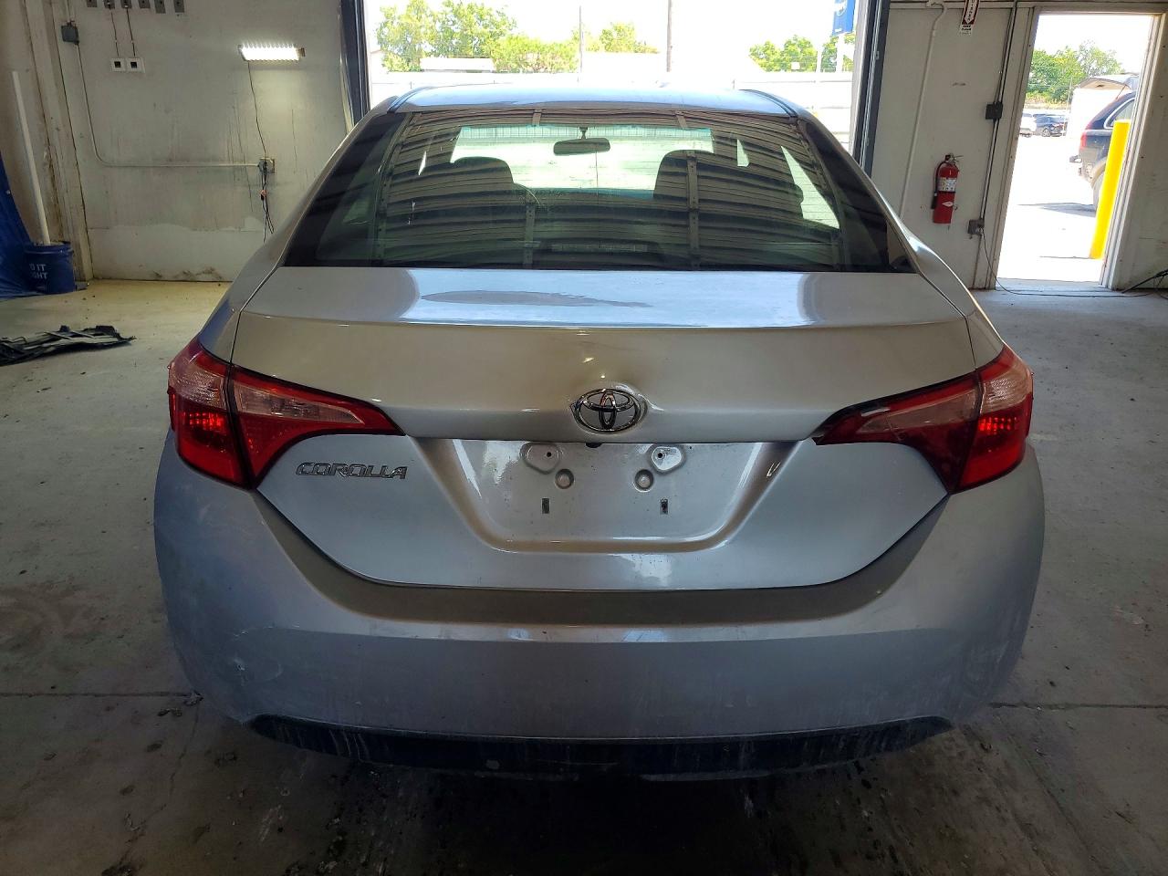 2019 Toyota Corolla Le Silver vin: 5YFBURHEXKP871207