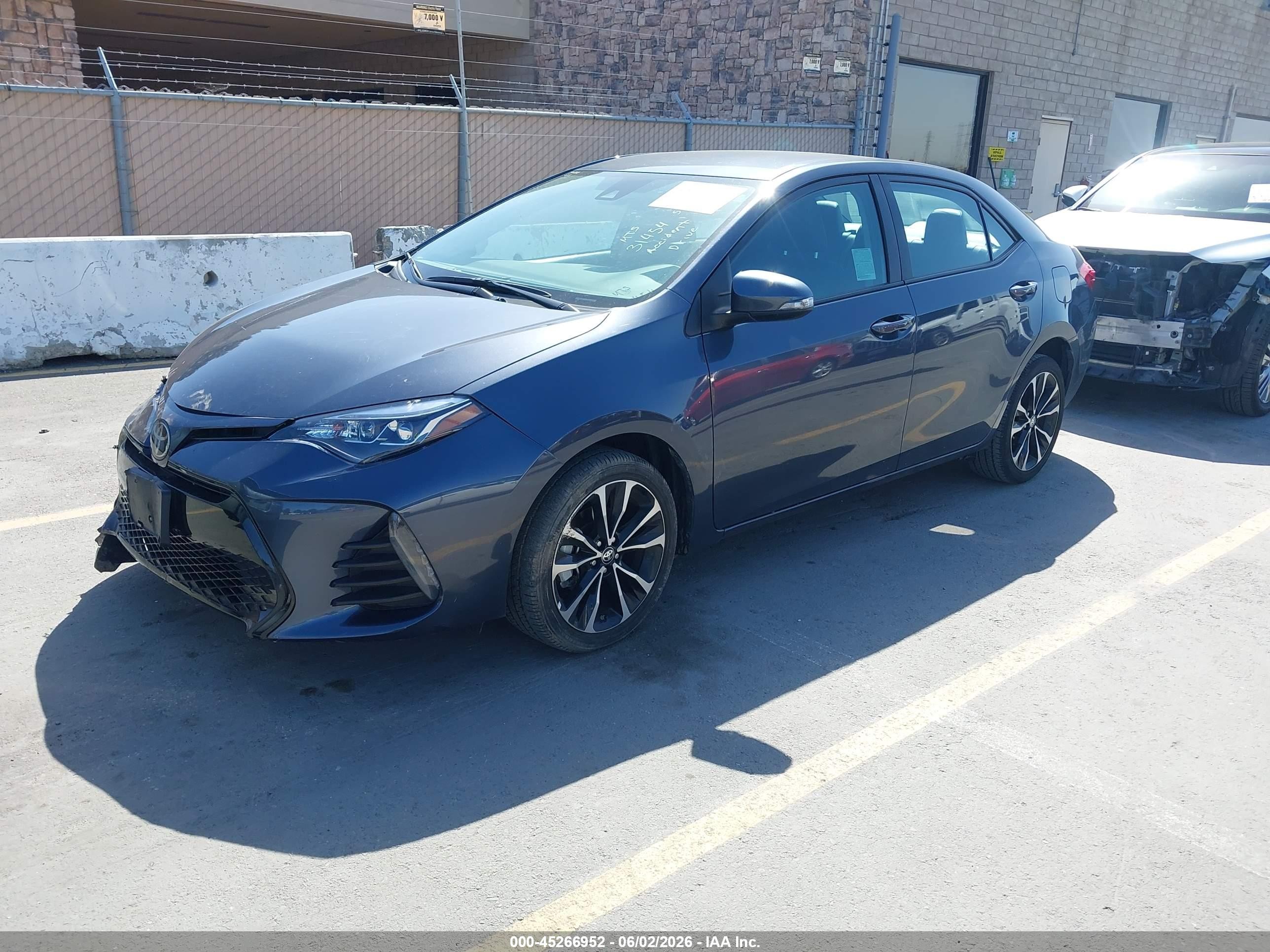 2019 Toyota Corolla Se Blue vin: 5YFBURHEXKP880988