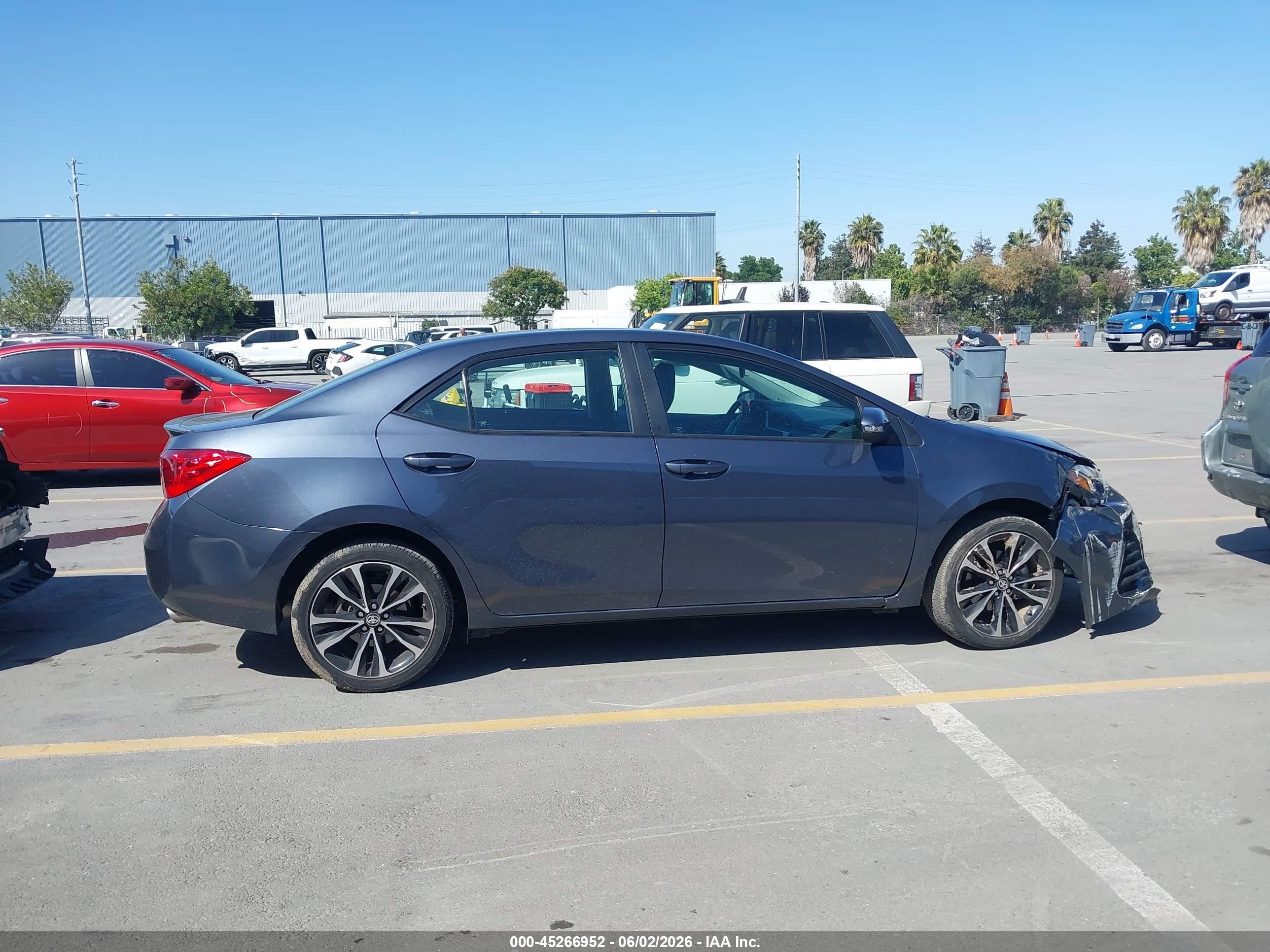 2019 Toyota Corolla Se Blue vin: 5YFBURHEXKP880988