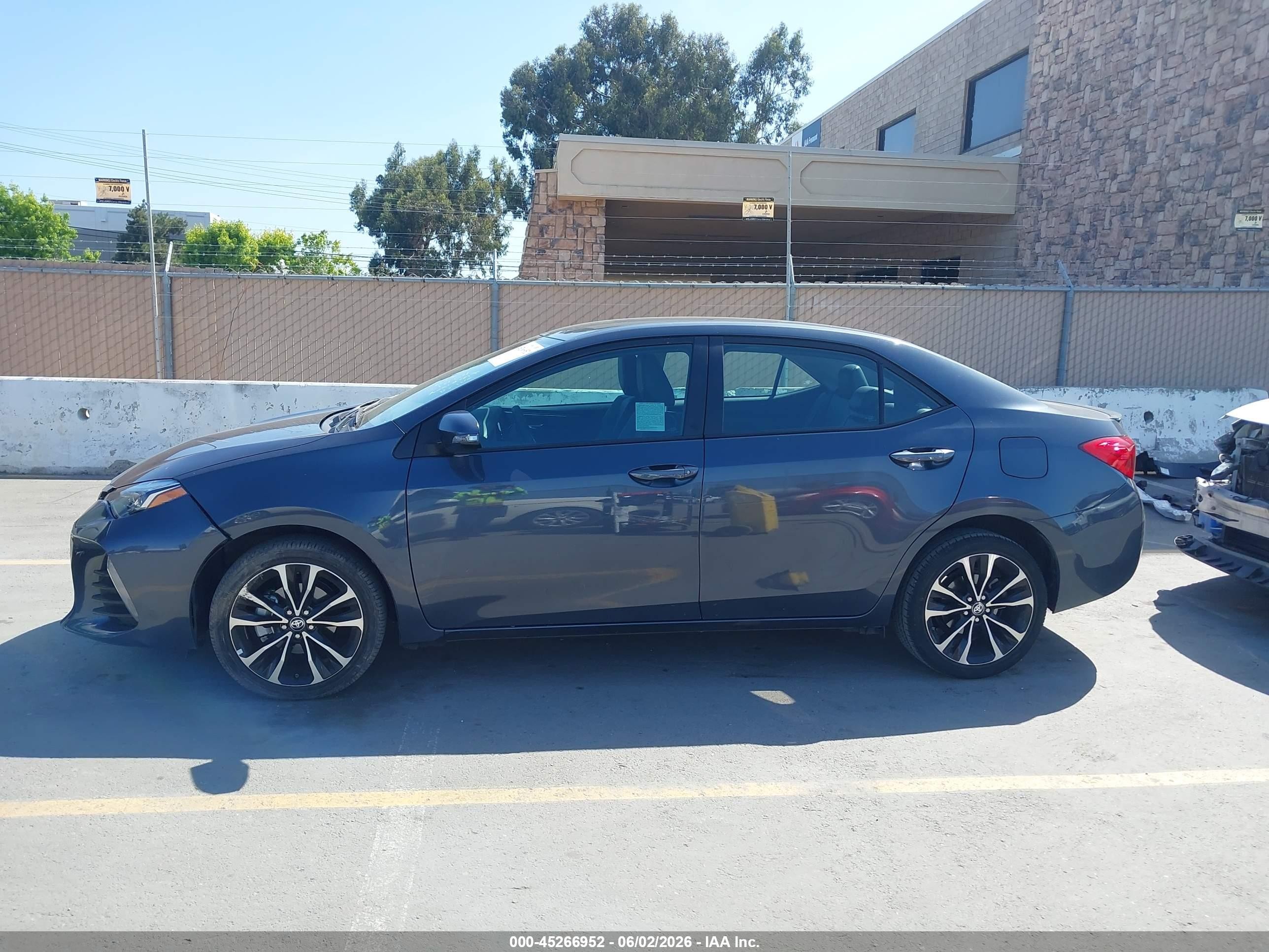 2019 Toyota Corolla Se Blue vin: 5YFBURHEXKP880988