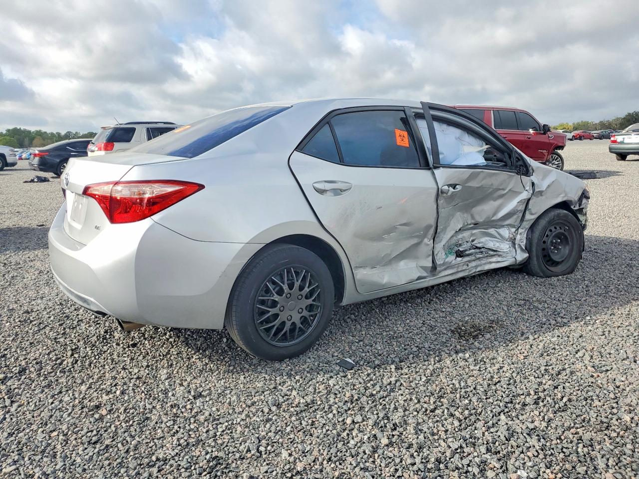 2019 Toyota Corolla Le Silver vin: 5YFBURHEXKP895765