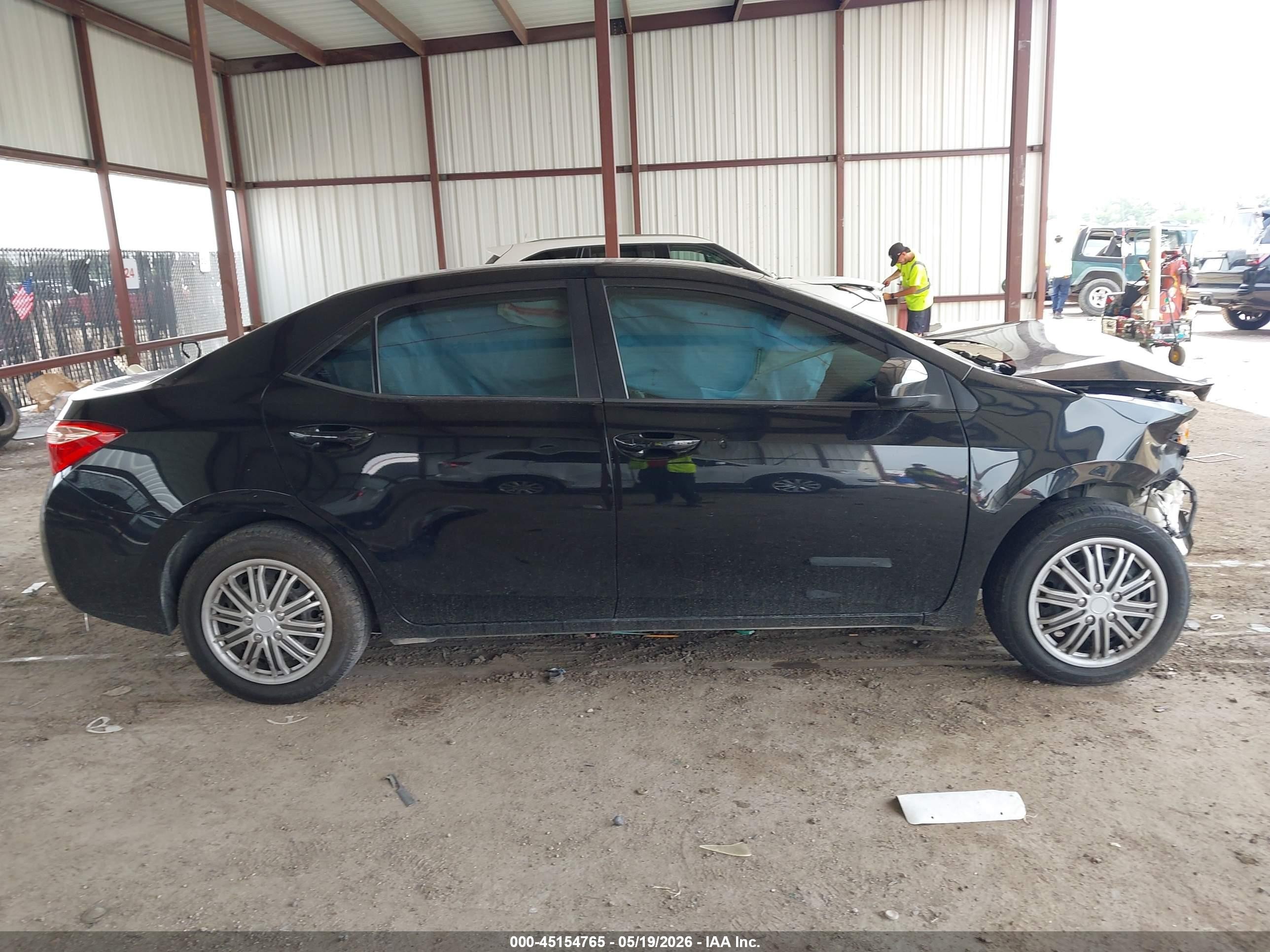 2019 Toyota Corolla Le Black vin: 5YFBURHEXKP925928