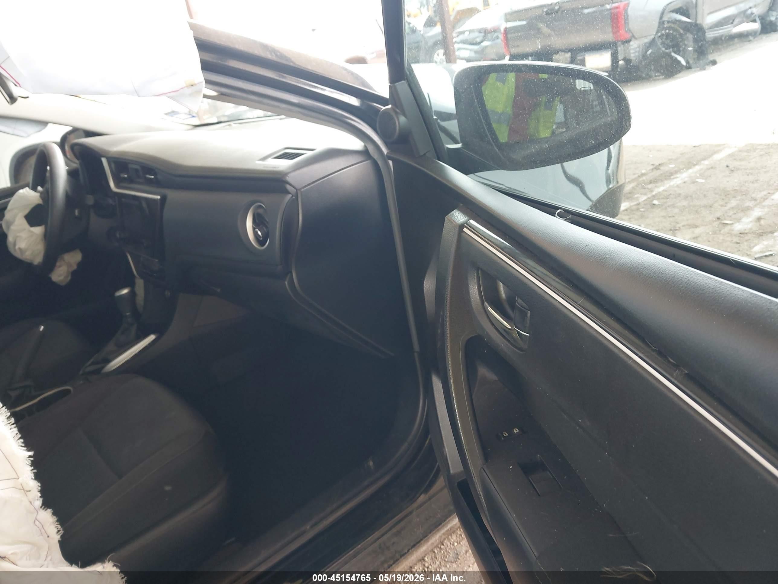 2019 Toyota Corolla Le Black vin: 5YFBURHEXKP925928