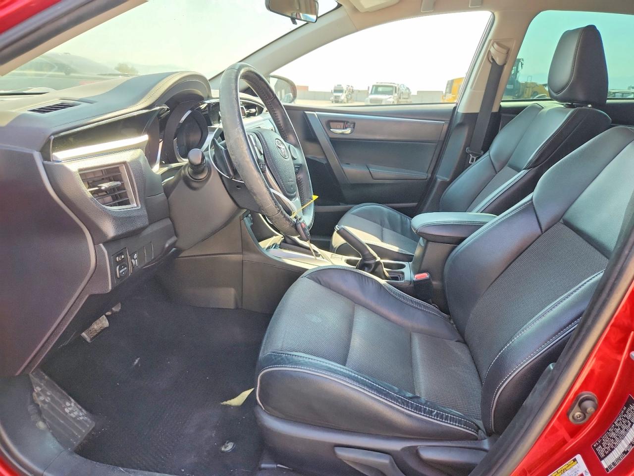 2015 Toyota Corolla S Plus Красный vin: 5YFBURHE7FP227542