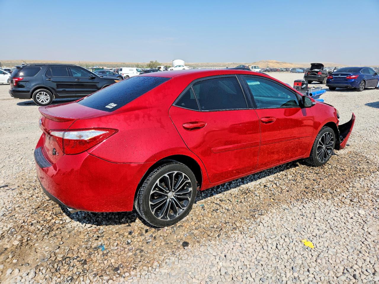 2015 Toyota Corolla S Plus Красный vin: 5YFBURHE7FP227542