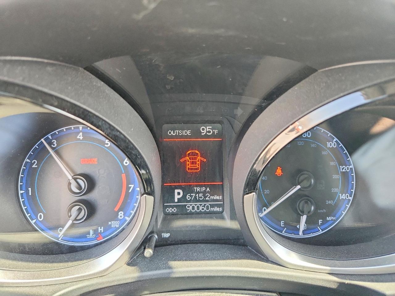 2015 Toyota Corolla S Plus Красный vin: 5YFBURHE7FP227542