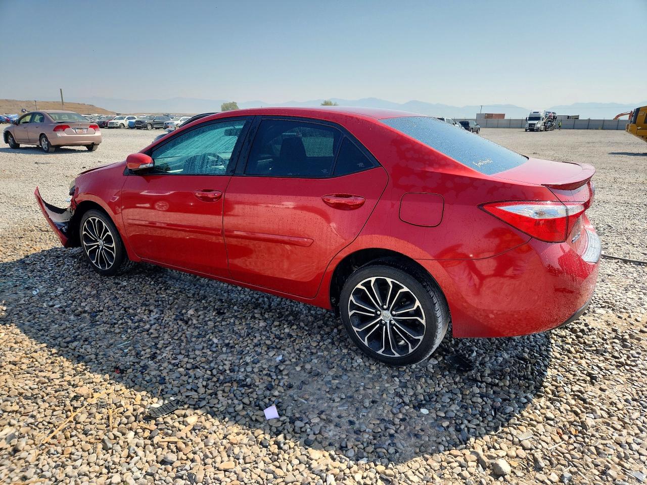 2015 Toyota Corolla S Plus Красный vin: 5YFBURHE7FP227542