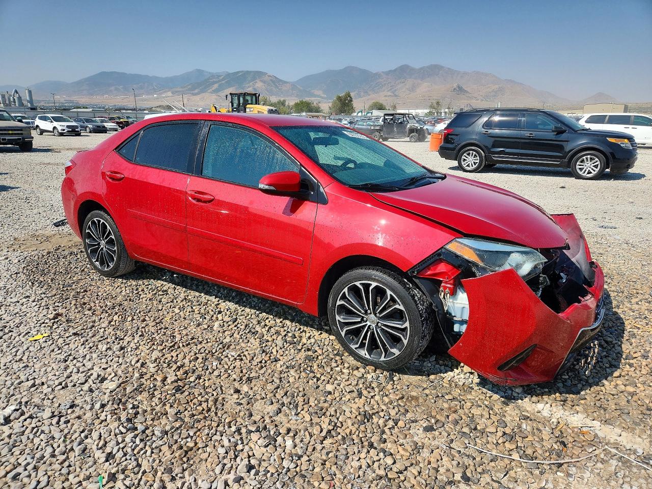 2015 Toyota Corolla S Plus Красный vin: 5YFBURHE7FP227542