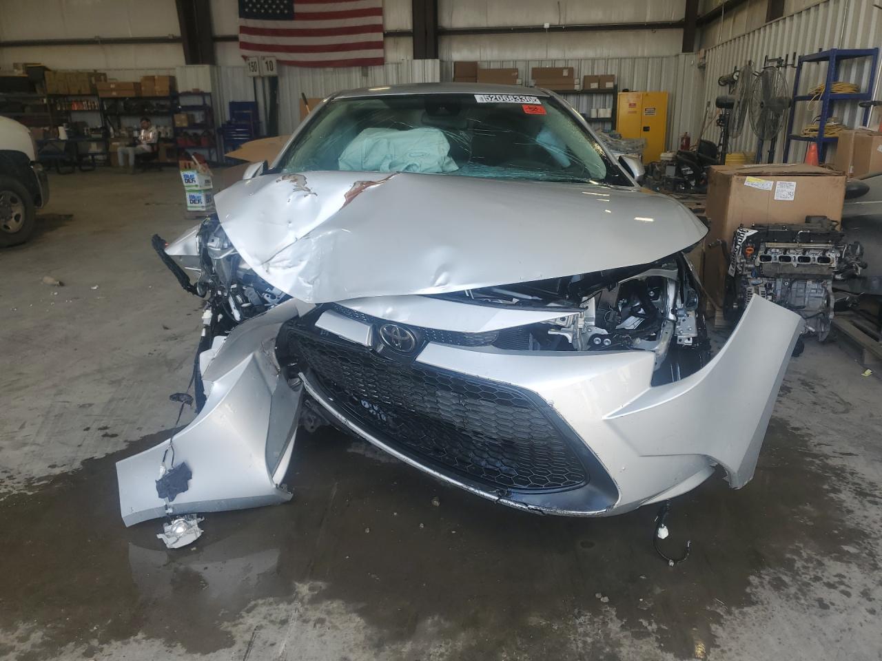 2022 Toyota Corolla L Silver vin: 5YFDPMAE1NP316423 Damage: Windshield, Broken, Replacement Required