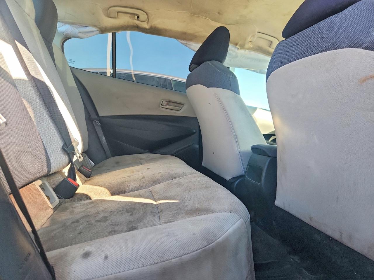 2022 Toyota Corolla L Silver vin: 5YFDPMAE1NP316423