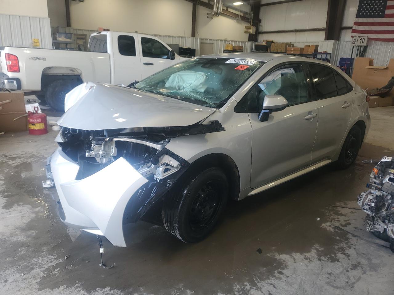 2022 Toyota Corolla L Silver vin: 5YFDPMAE1NP316423 Damage: Left Front Fender, Dent(S) W/ Paint Dmg, > 12 Inches