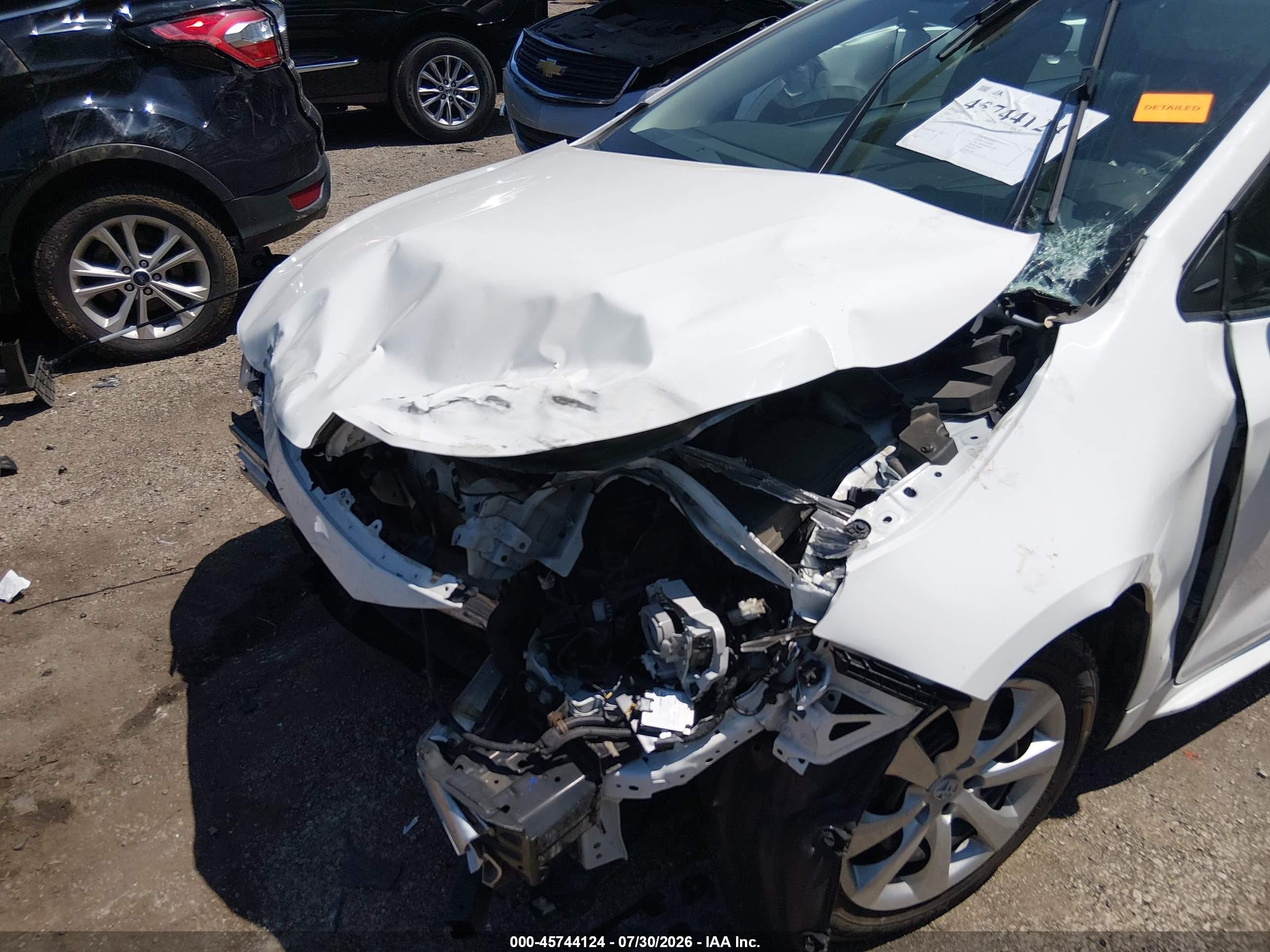2021 Toyota Corolla Le White vin: 5YFEPMAE0MP223203
