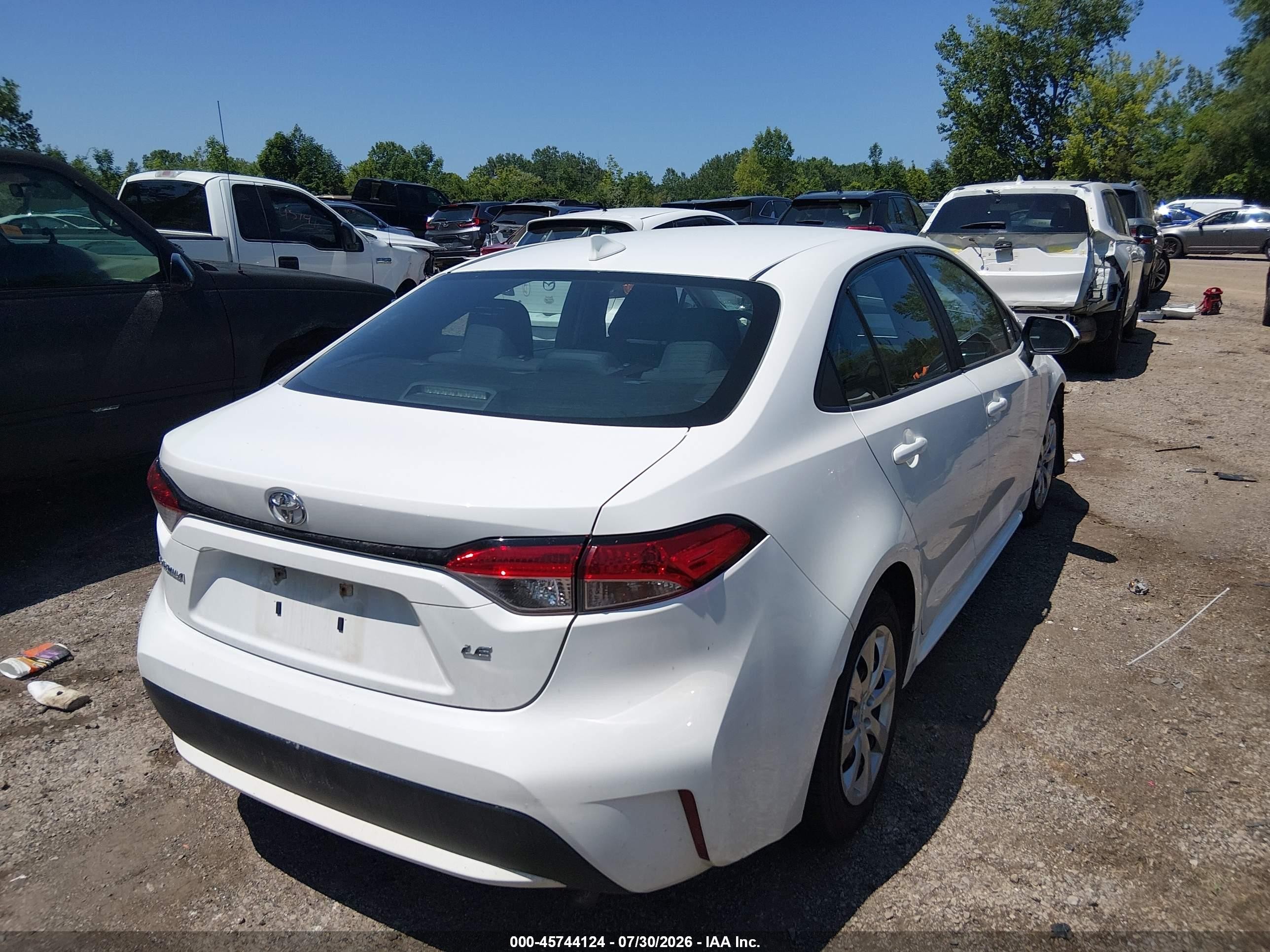 2021 Toyota Corolla Le White vin: 5YFEPMAE0MP223203