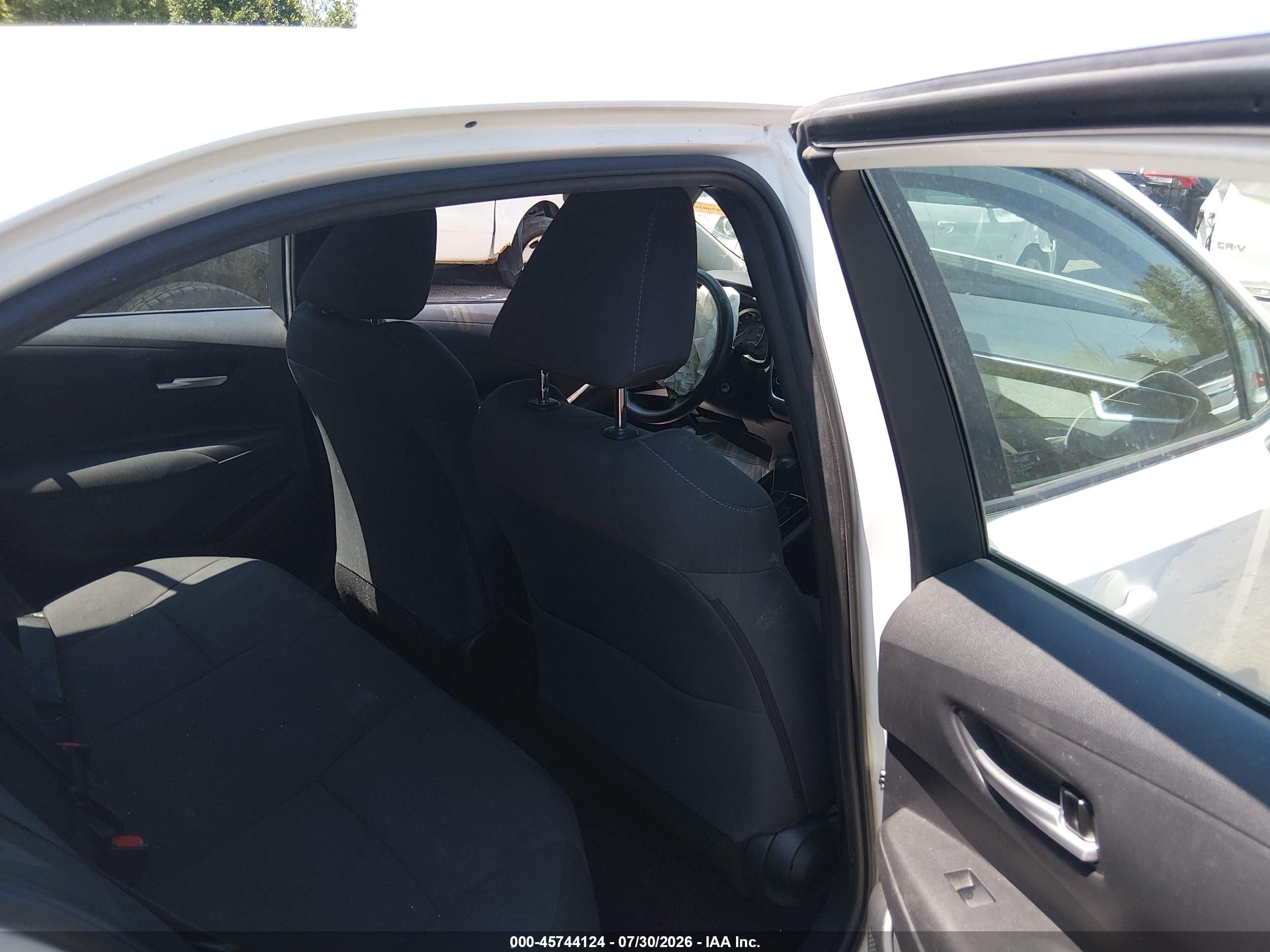 2021 Toyota Corolla Le White vin: 5YFEPMAE0MP223203