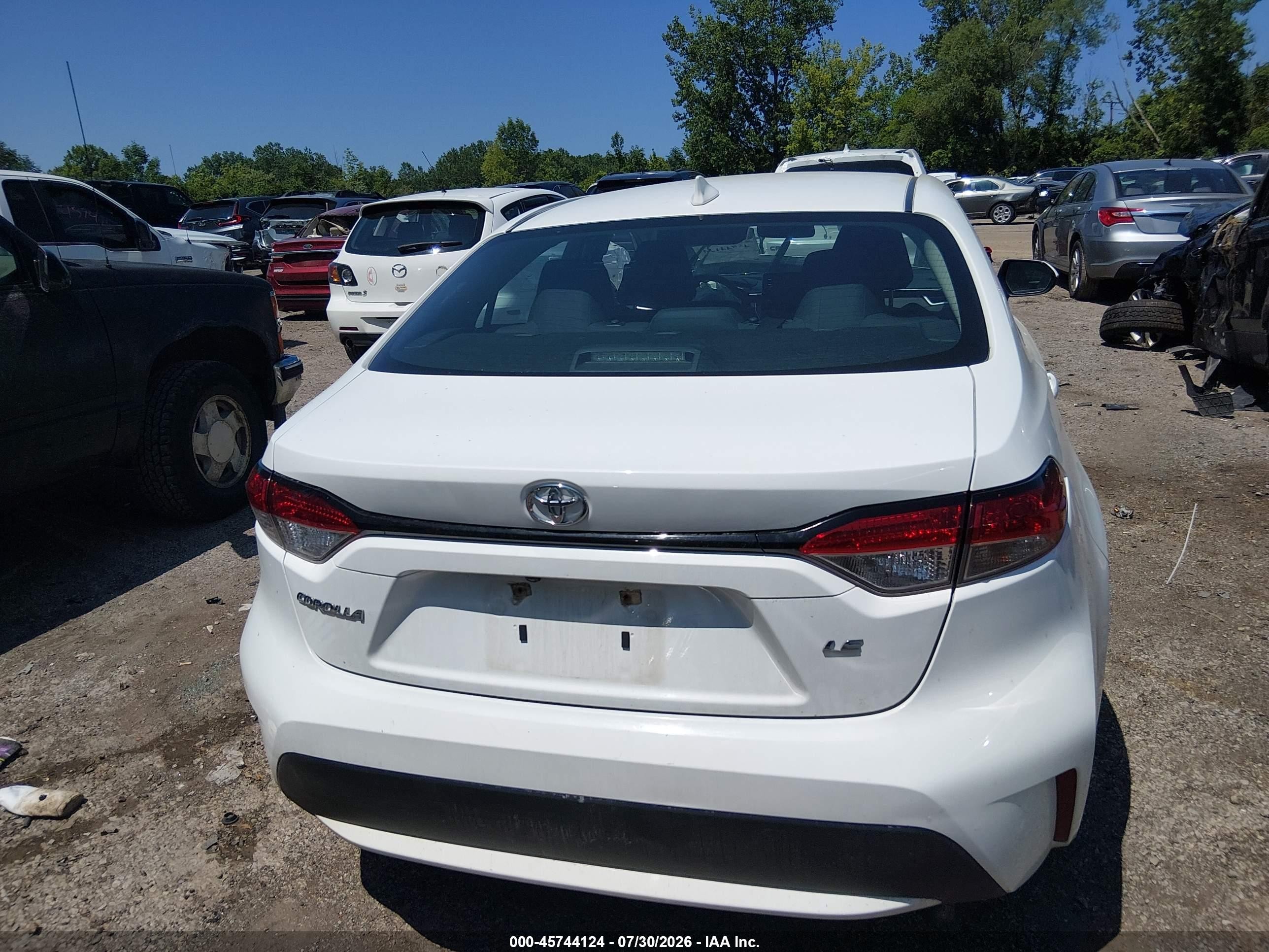 2021 Toyota Corolla Le White vin: 5YFEPMAE0MP223203