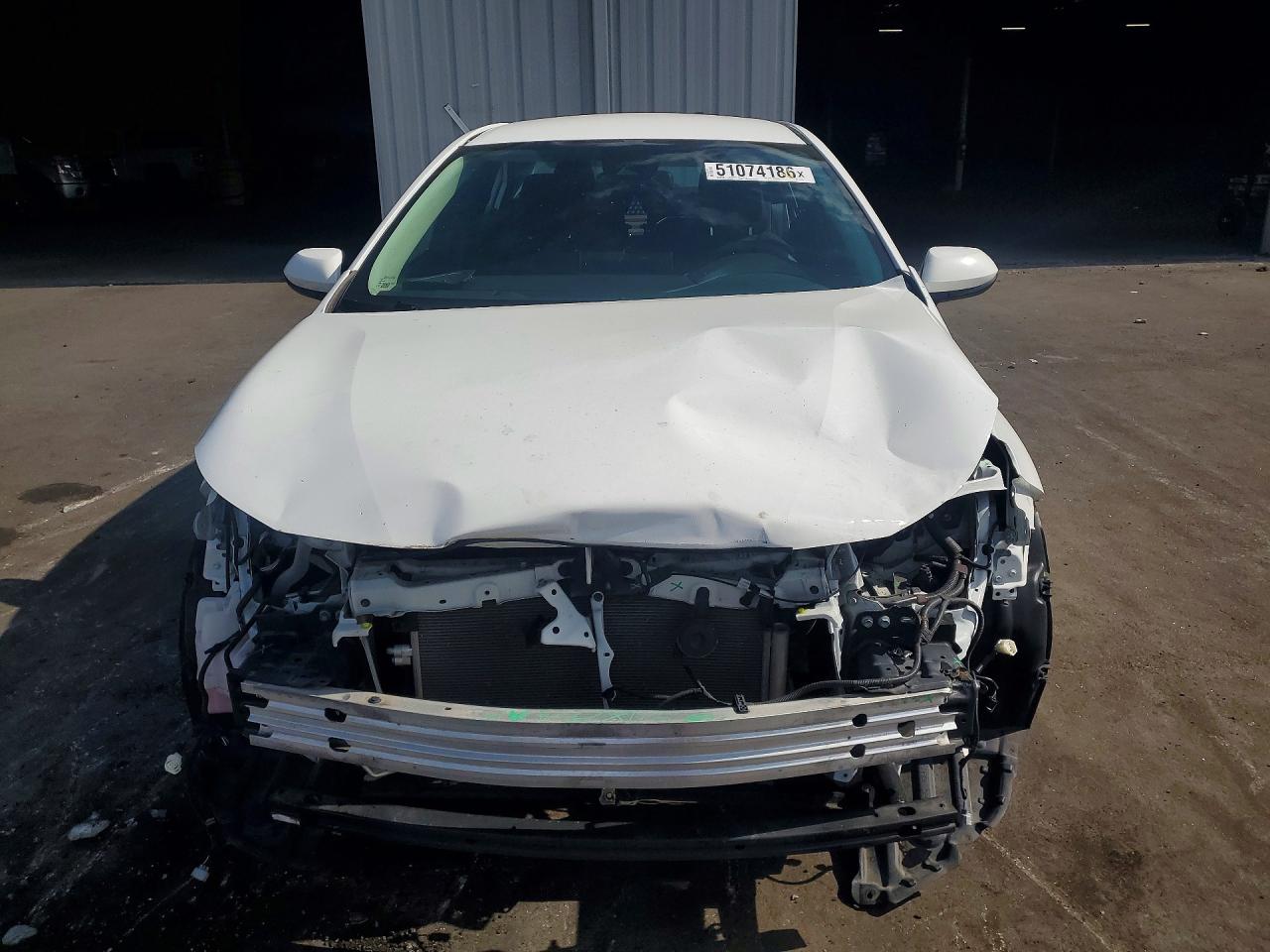 2021 Toyota Corolla Le White vin: 5YFEPMAE0MP235626