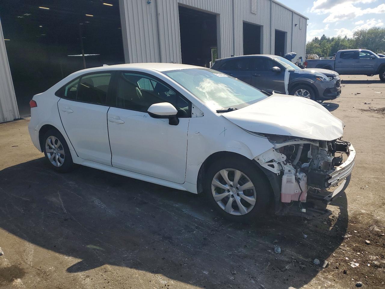 2021 Toyota Corolla Le White vin: 5YFEPMAE0MP235626