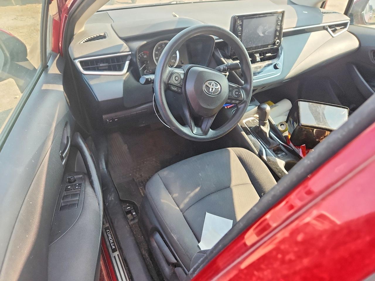 2022 Toyota Corolla Le Red vin: 5YFEPMAE0NP287405