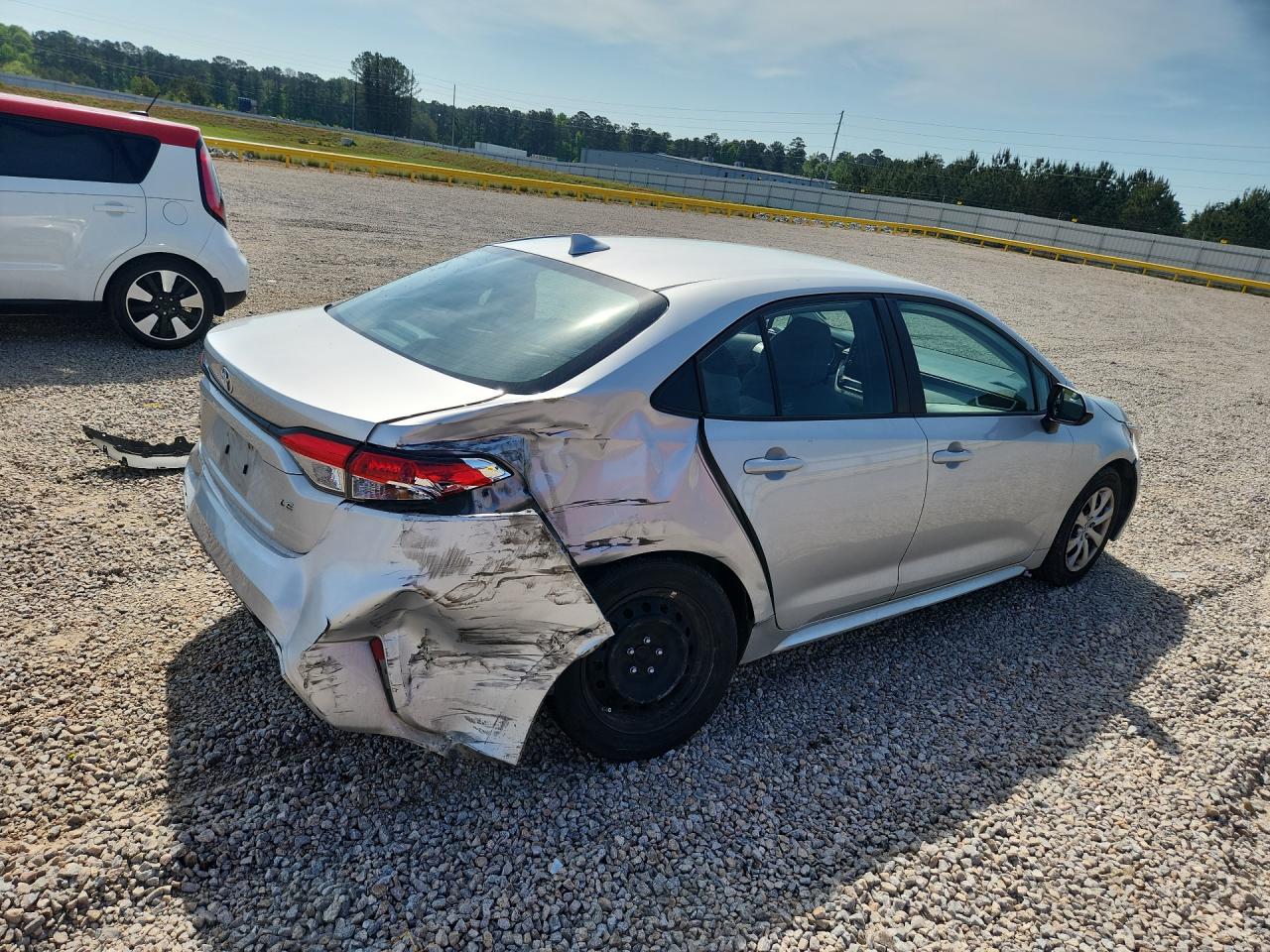 2021 Toyota Corolla Le Silver vin: 5YFEPMAE1MP187800