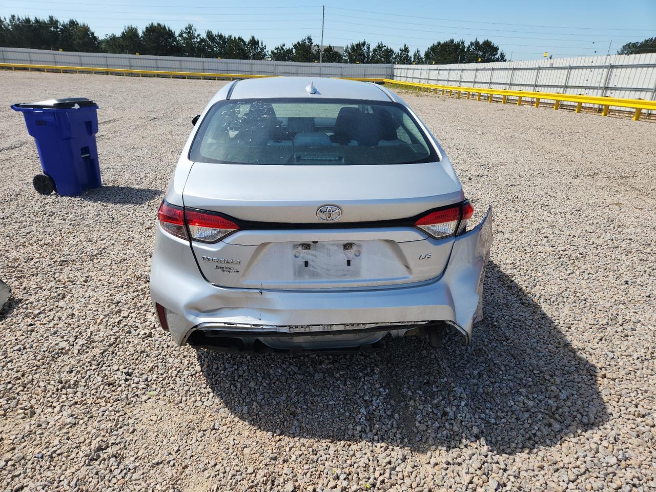 2021 Toyota Corolla Le Silver vin: 5YFEPMAE1MP187800