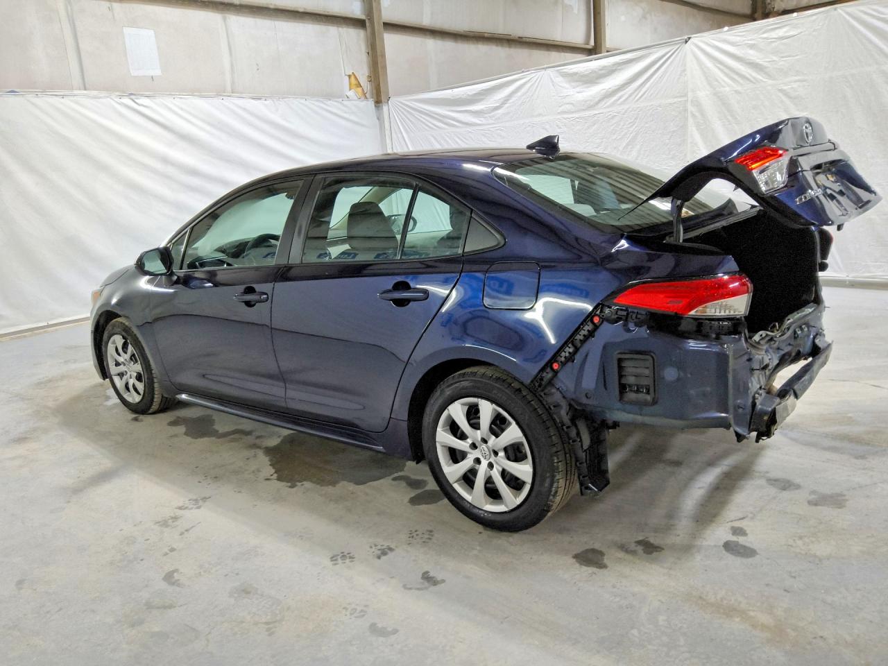 2022 Toyota Corolla Le Blue vin: 5YFEPMAE1NP385049