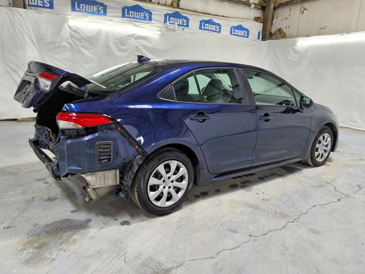 2022 Toyota Corolla Le Blue vin: 5YFEPMAE1NP385049