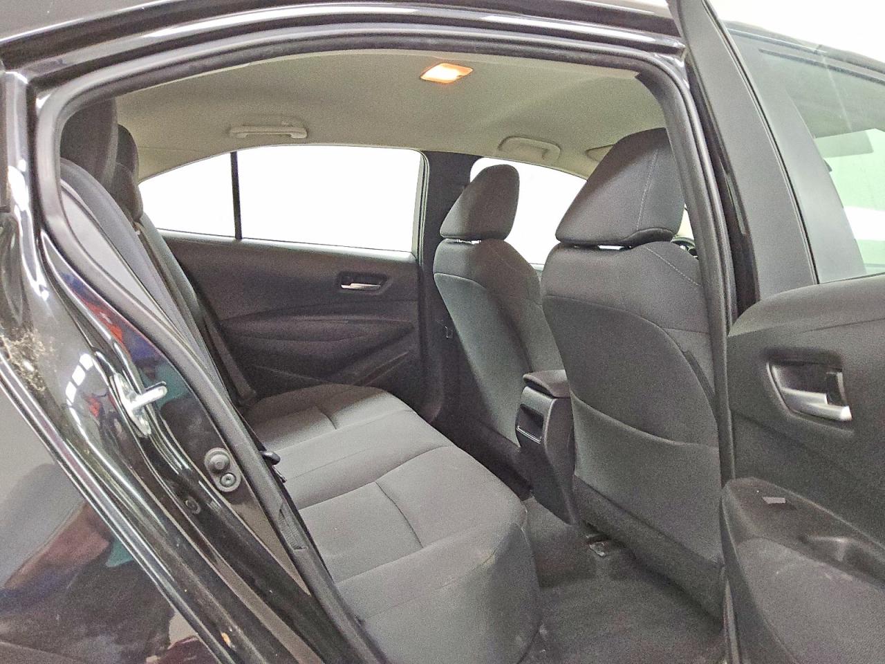 2021 Toyota Corolla Le Black vin: 5YFEPMAE2MP241329