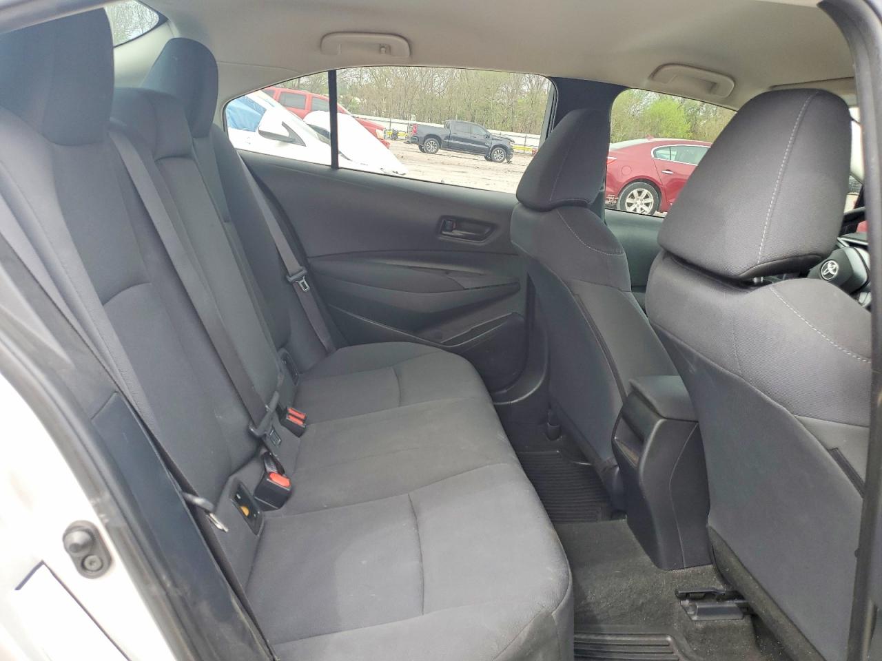 2022 Toyota Corolla Le Silver vin: 5YFEPMAE2NP275188