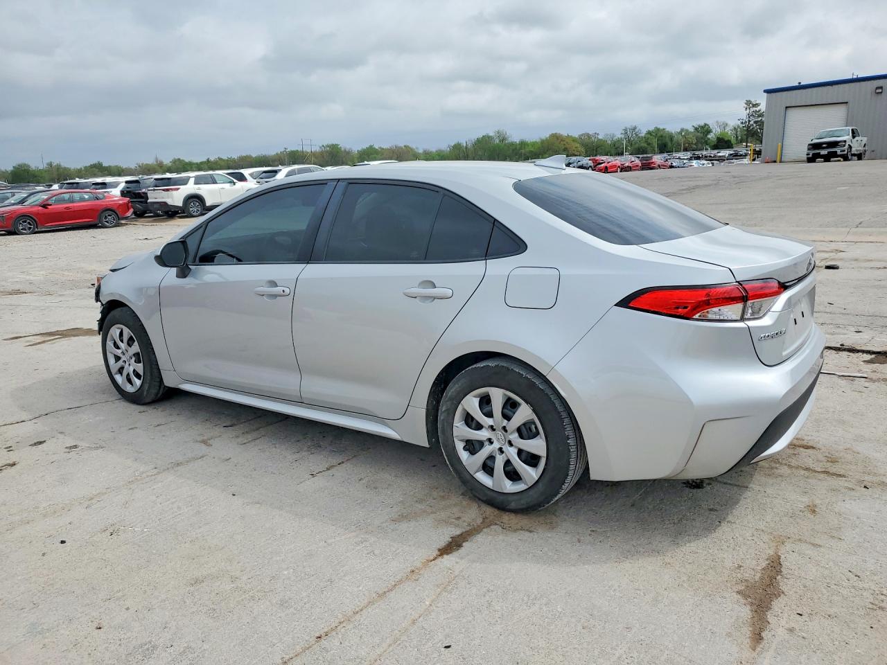 2022 Toyota Corolla Le Silver vin: 5YFEPMAE2NP275188