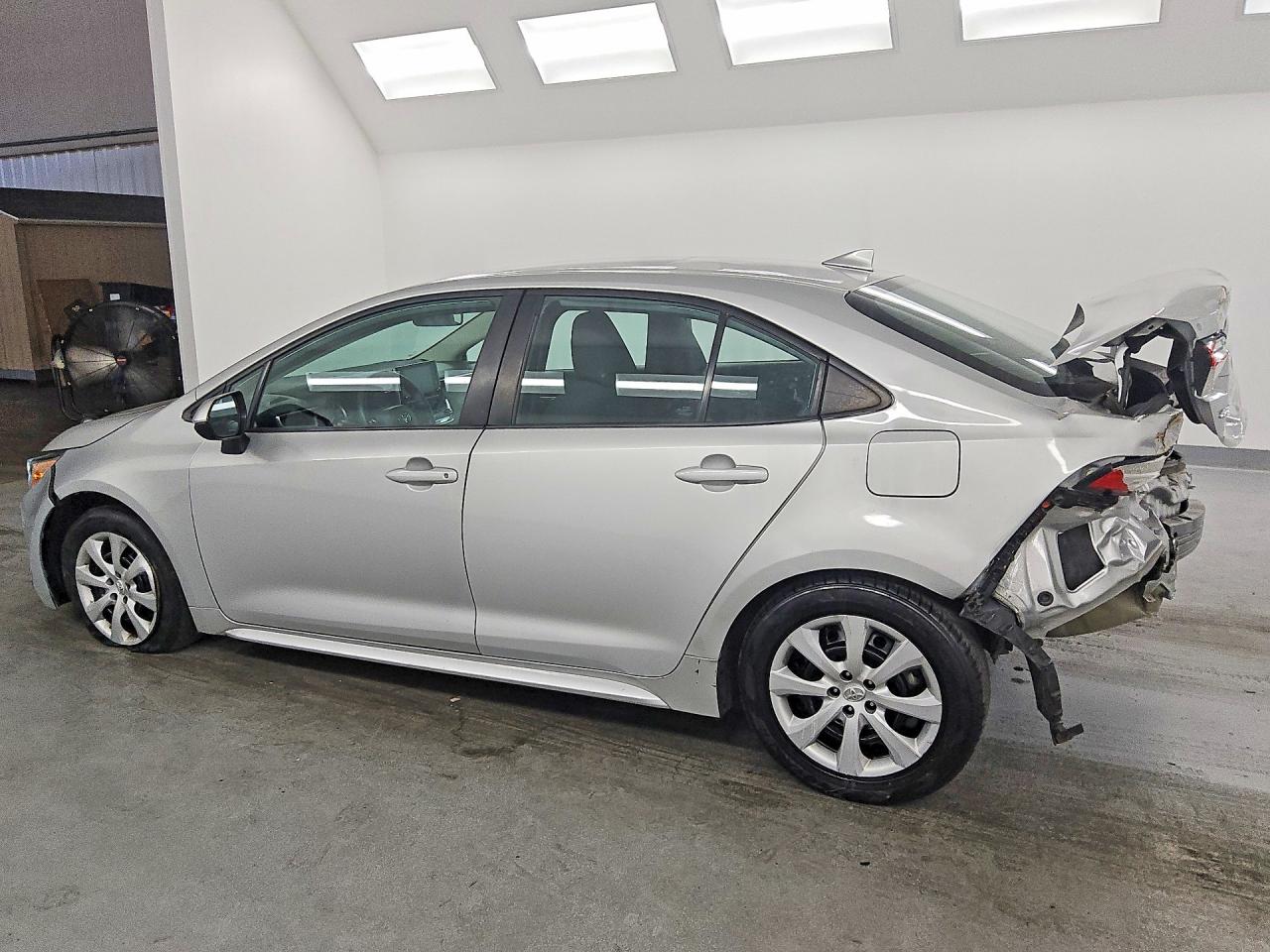 2021 Toyota Corolla Le Silver vin: 5YFEPMAE3MP203639