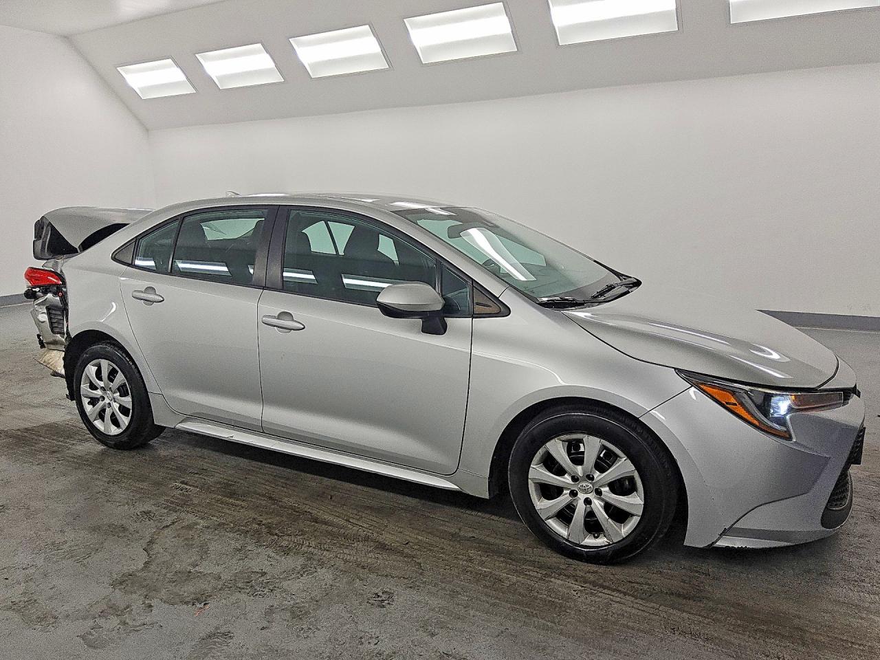 2021 Toyota Corolla Le Silver vin: 5YFEPMAE3MP203639