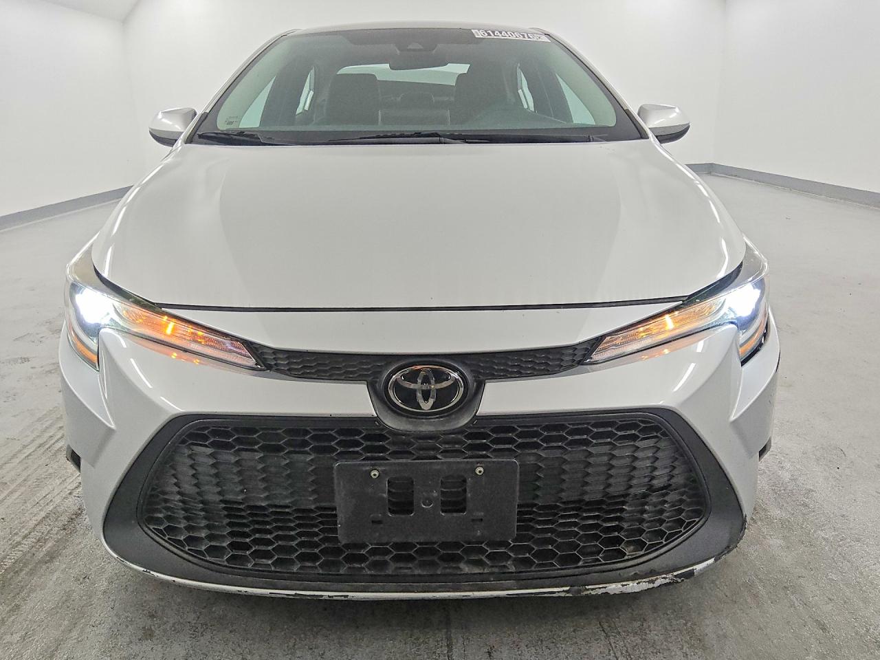 2021 Toyota Corolla Le Silver vin: 5YFEPMAE3MP203639