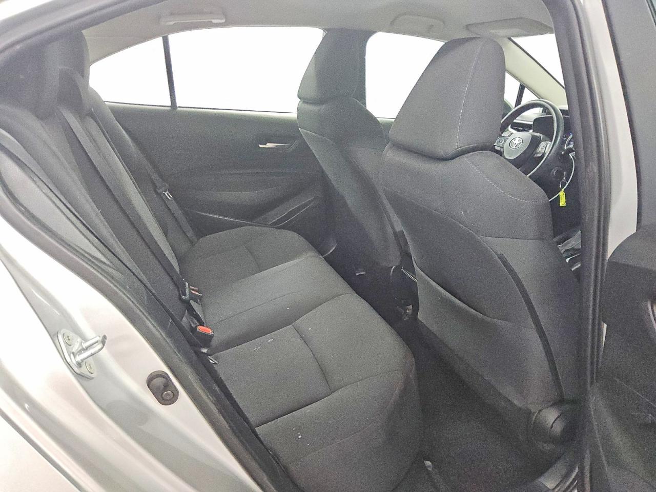 2021 Toyota Corolla Le Silver vin: 5YFEPMAE3MP203639