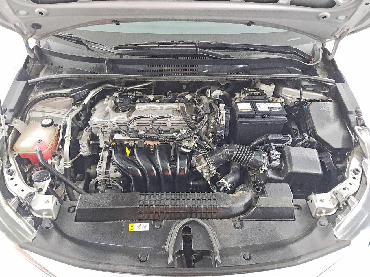 2021 Toyota Corolla Le Silver vin: 5YFEPMAE3MP203639