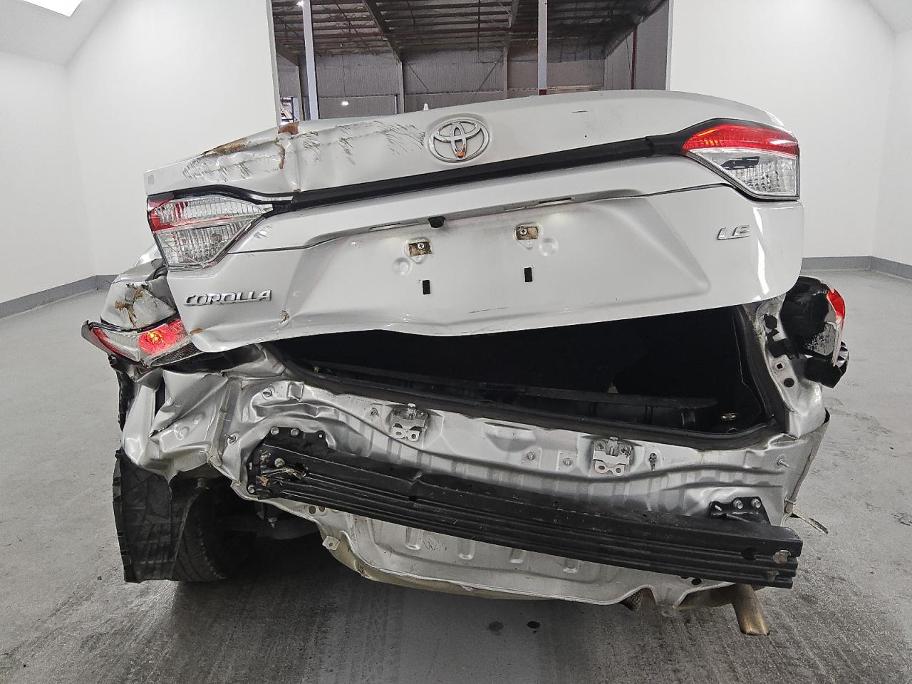 2021 Toyota Corolla Le Silver vin: 5YFEPMAE3MP203639 Damage: Rear Body Panel Structure, Broken, Replacement Required