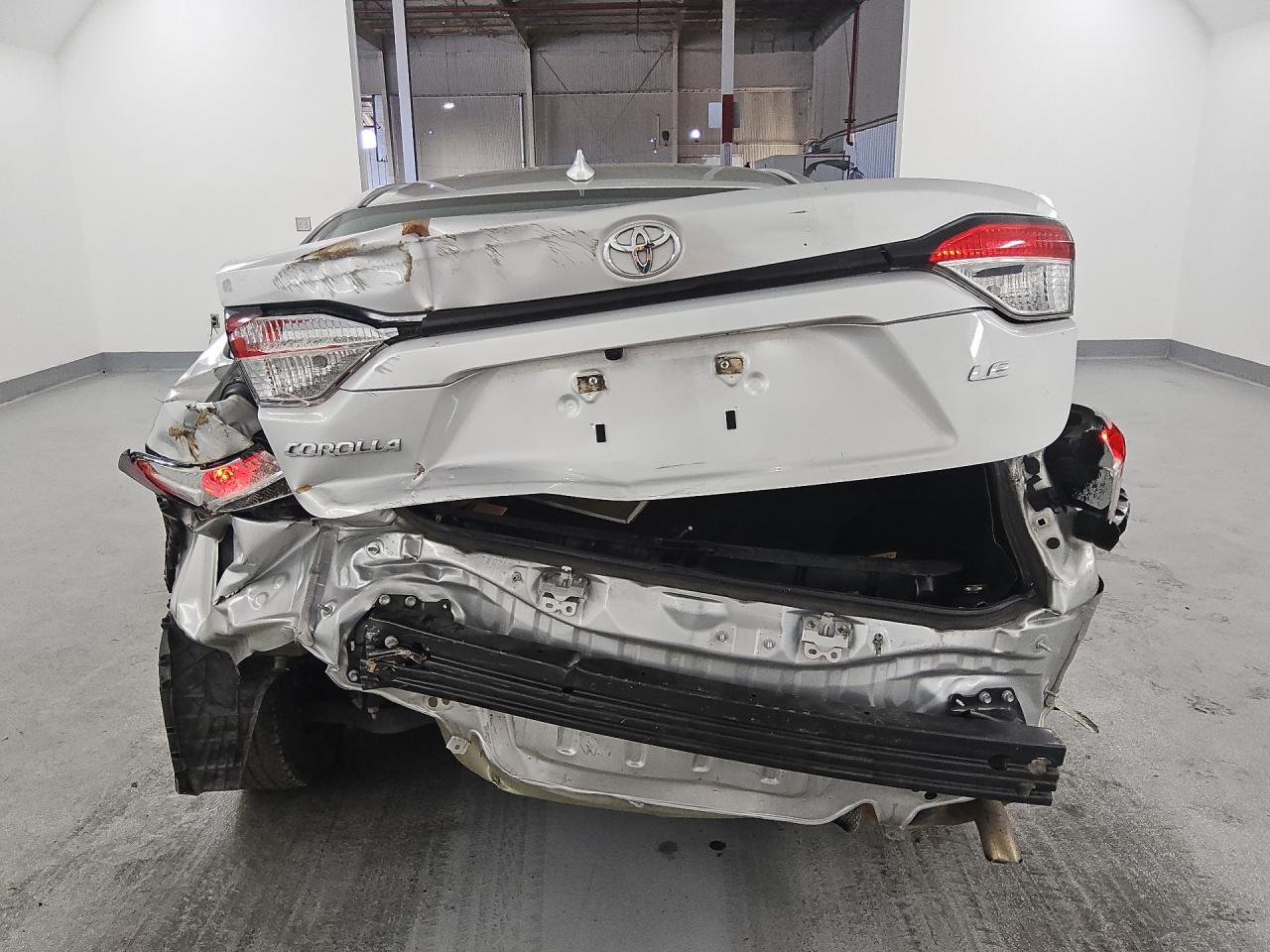 2021 Toyota Corolla Le Silver vin: 5YFEPMAE3MP203639 Damage: Deck Lid Latch, Broken, Replacement Required