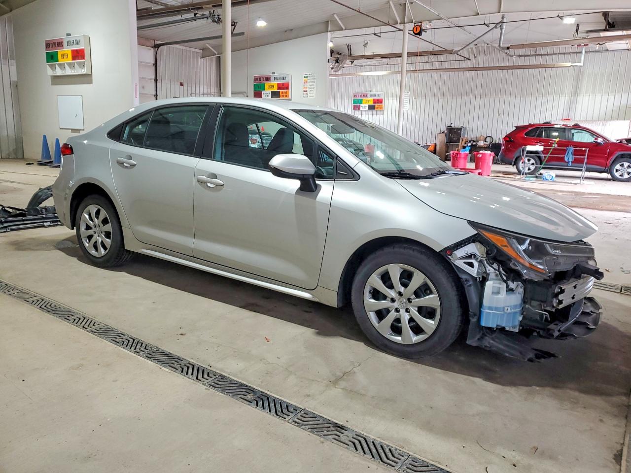 2021 Toyota Corolla Le Silver vin: 5YFEPMAE3MP220330