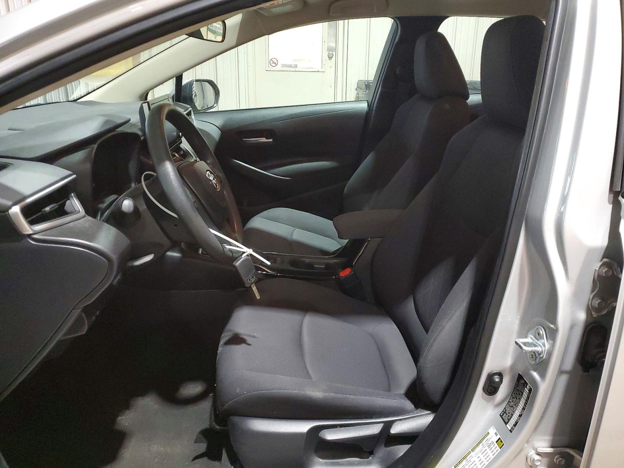 2021 Toyota Corolla Le Silver vin: 5YFEPMAE3MP220330