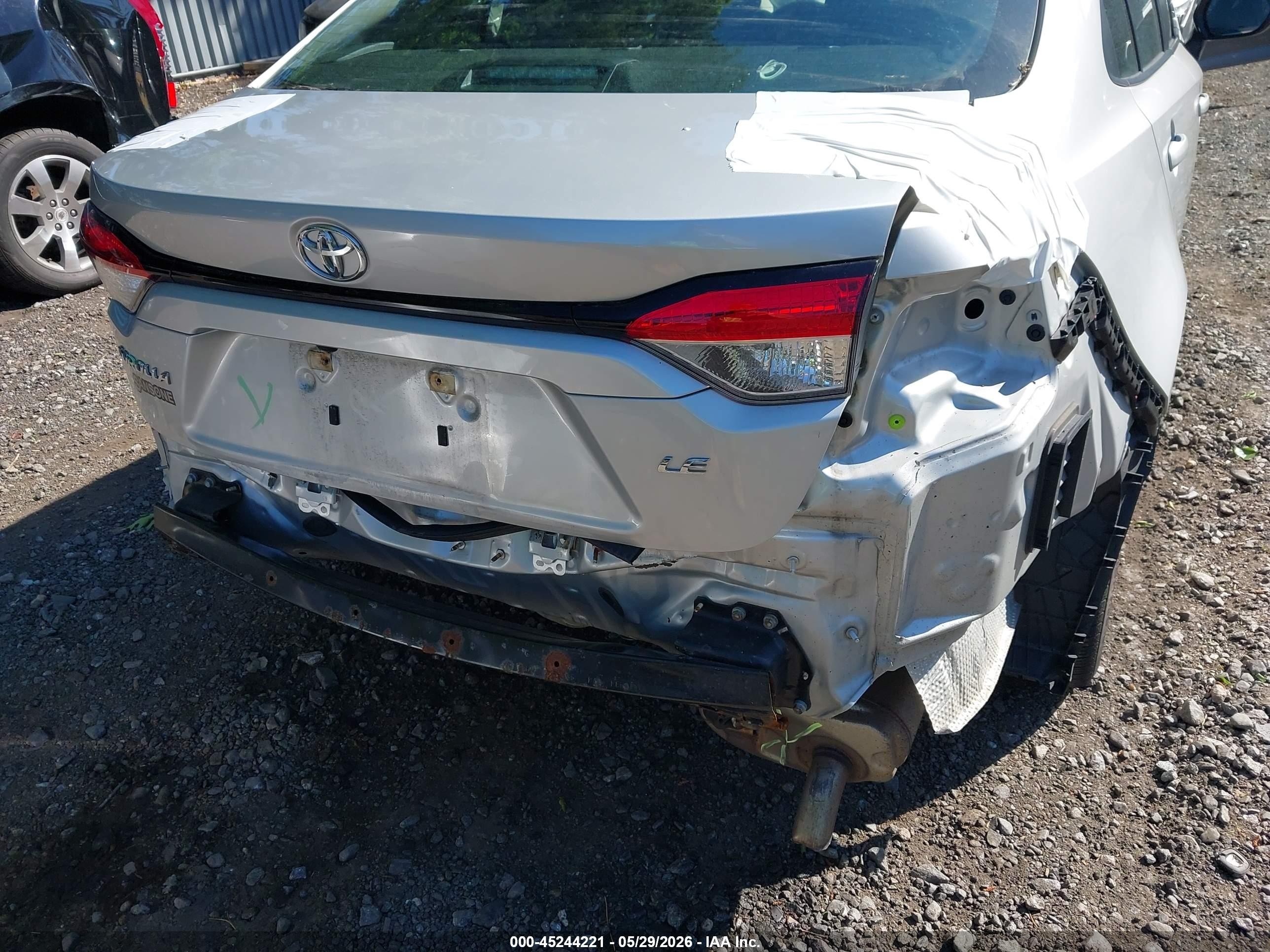 2022 Toyota Corolla Le Серебряный vin: 5YFEPMAE3NP299547