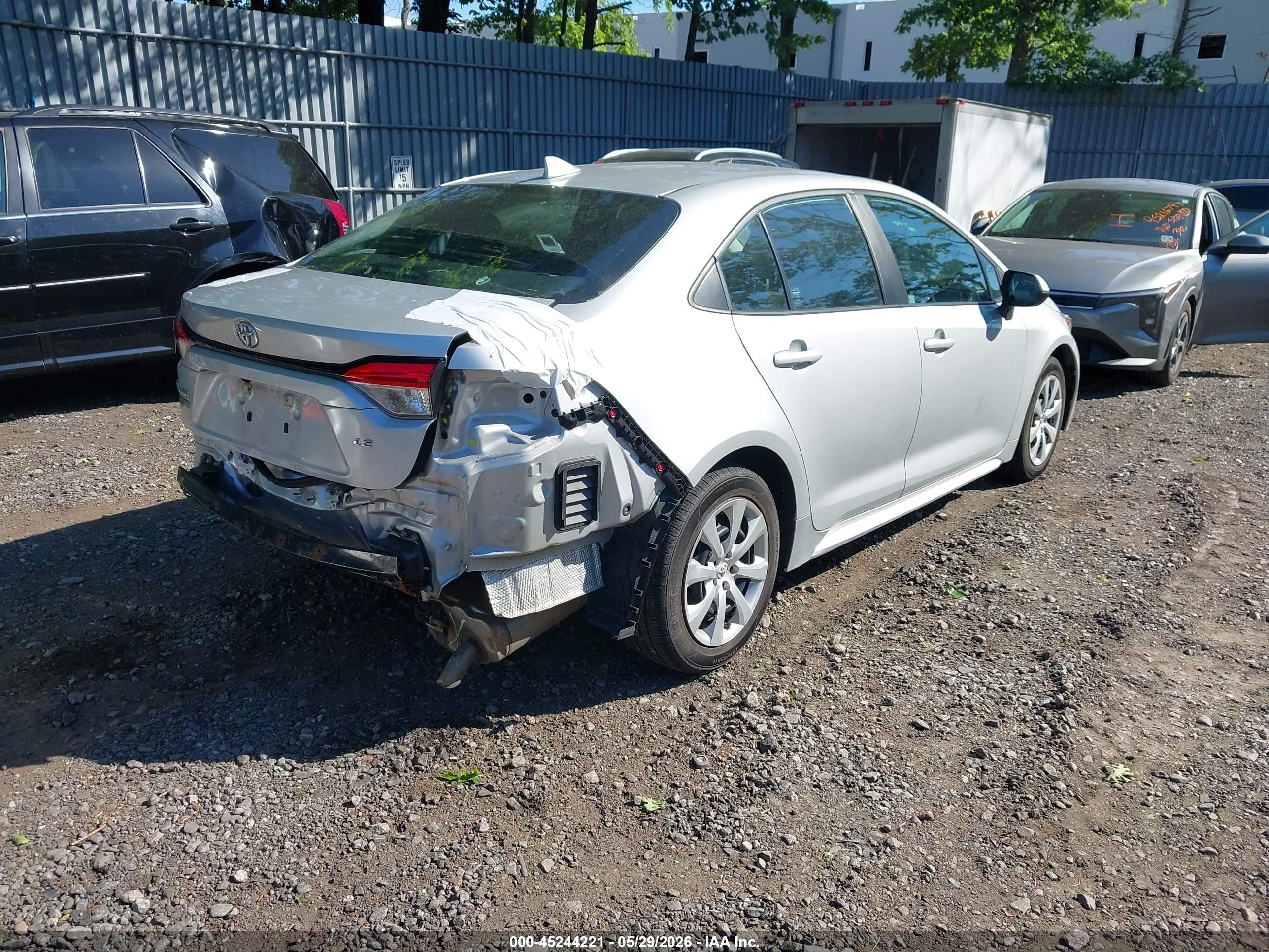 2022 Toyota Corolla Le Серебряный vin: 5YFEPMAE3NP299547