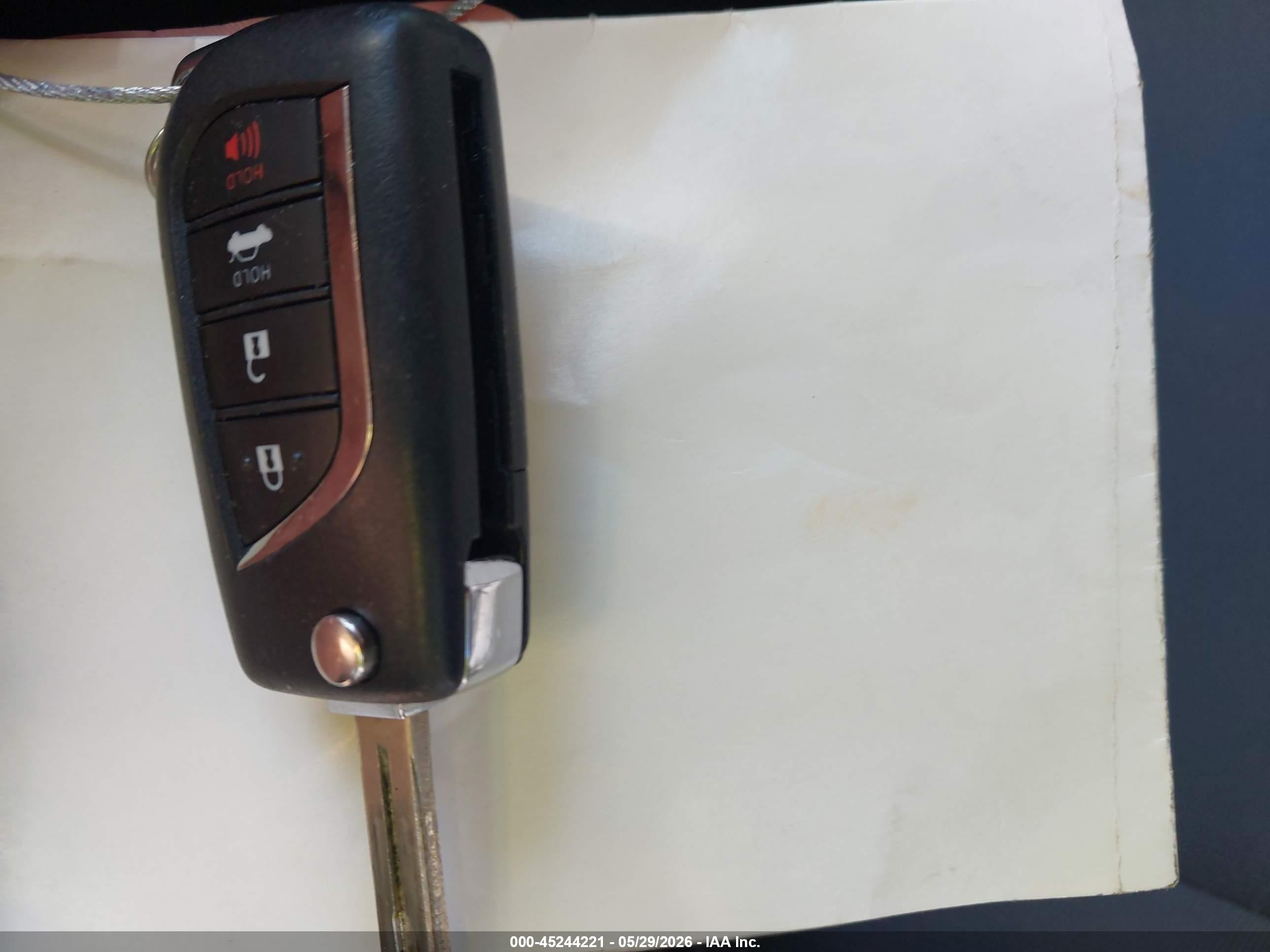 2022 Toyota Corolla Le Серебряный vin: 5YFEPMAE3NP299547