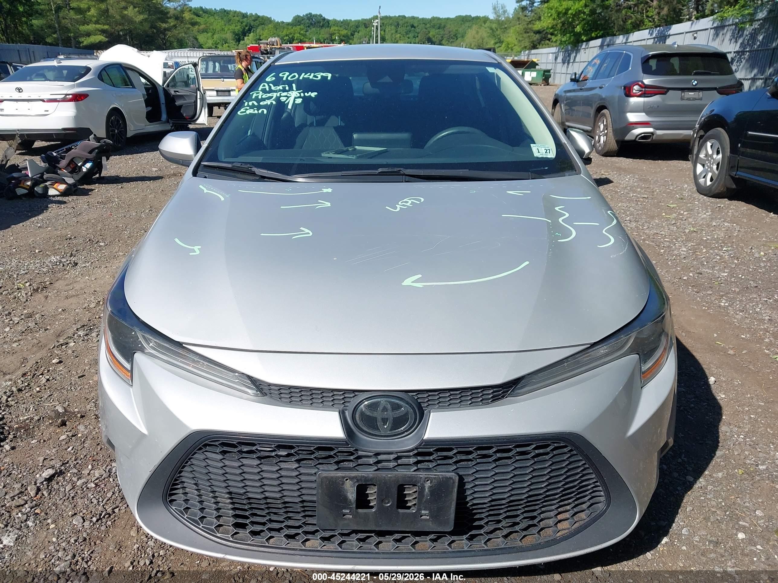 2022 Toyota Corolla Le Серебряный vin: 5YFEPMAE3NP299547