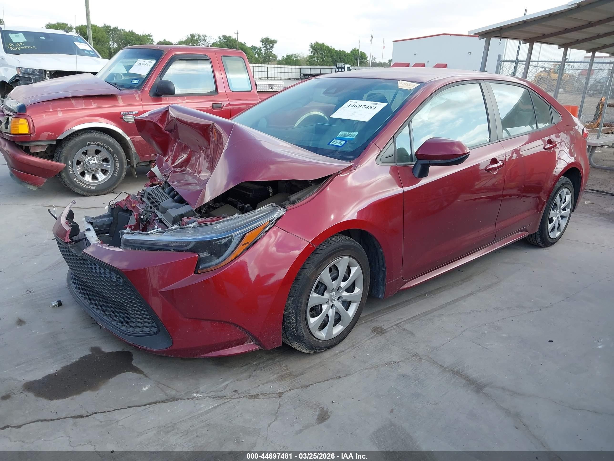 2022 Toyota Corolla Le Red vin: 5YFEPMAE3NP321689