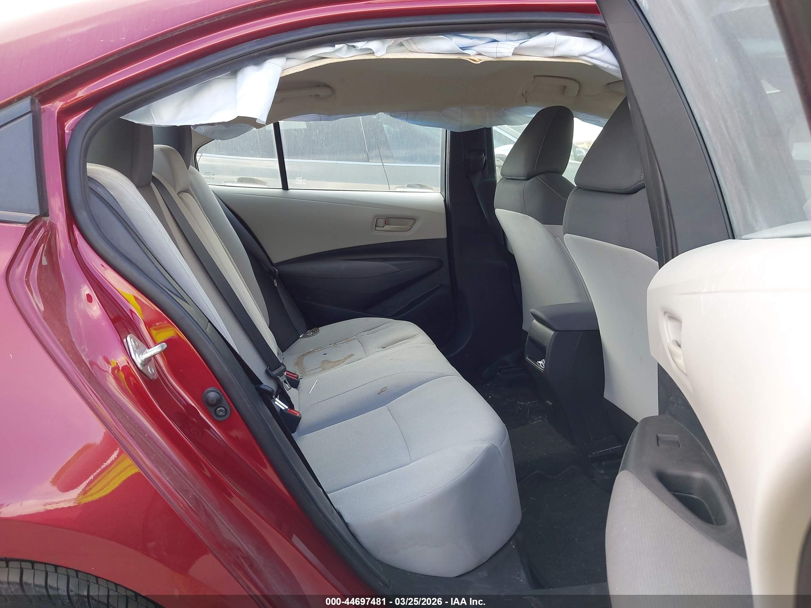 2022 Toyota Corolla Le Red vin: 5YFEPMAE3NP321689