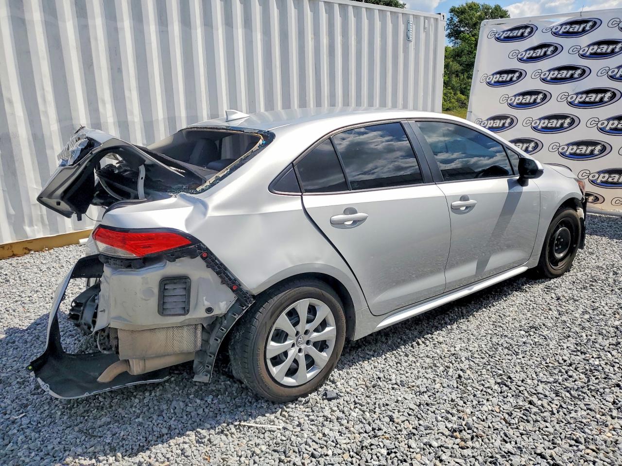 2022 Toyota Corolla Le Silver vin: 5YFEPMAE3NP335947