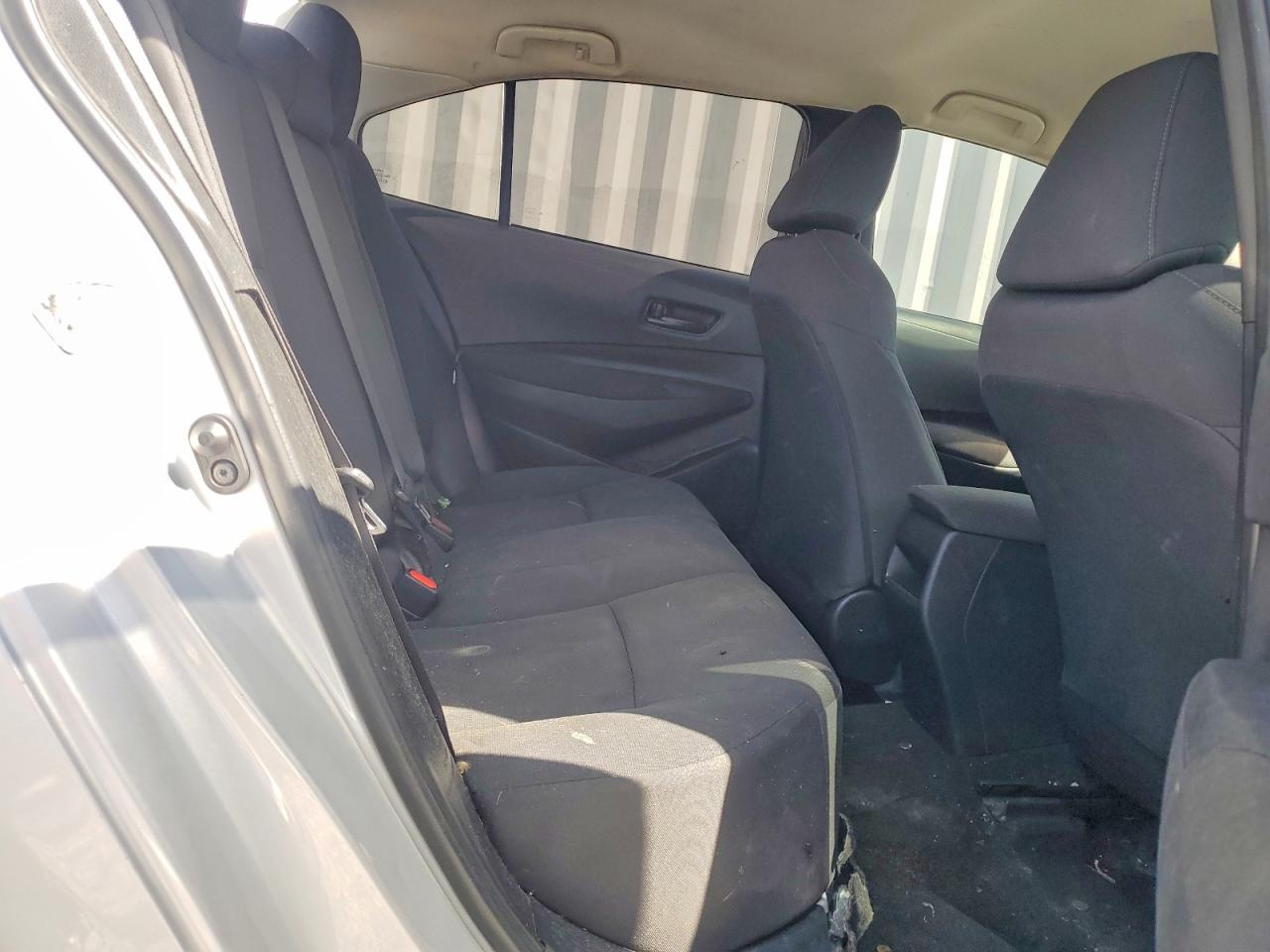 2022 Toyota Corolla Le Silver vin: 5YFEPMAE3NP335947