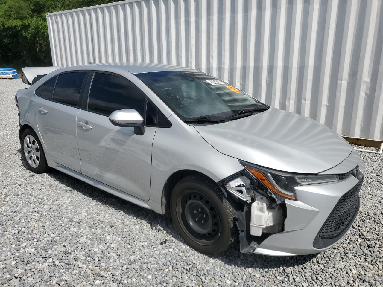2022 Toyota Corolla Le Silver vin: 5YFEPMAE3NP335947 Damage: Right Front Wheel Cover, Broken, Replacement Required