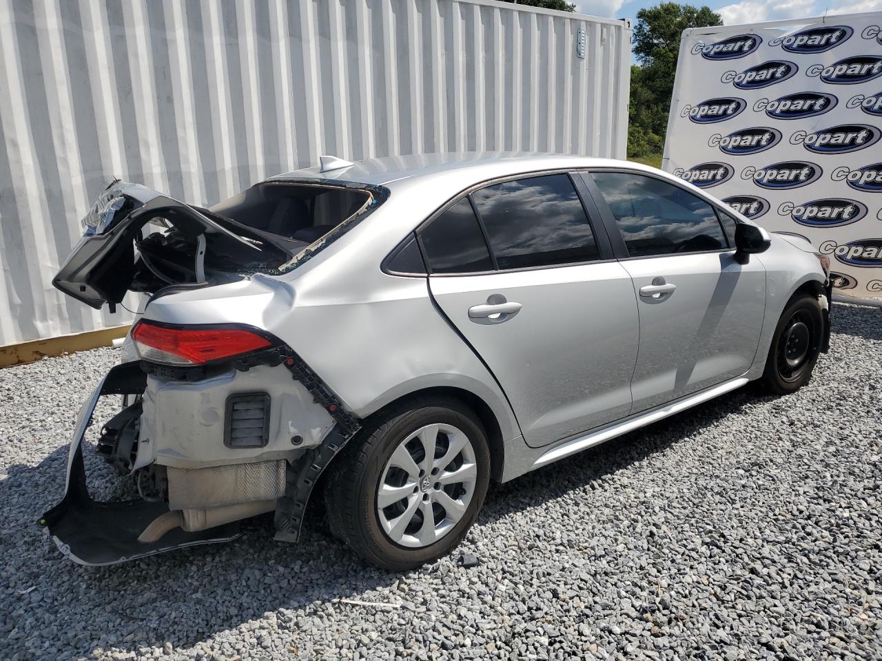 2022 Toyota Corolla Le Silver vin: 5YFEPMAE3NP335947 Damage: Rear Glass, Broken, Replacement Required